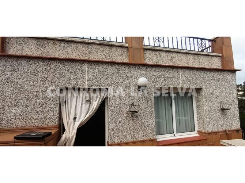 Foto 75032370-ffca-4c9f-990d-e2691b325d7e. House with heating parking pool in Riudarenes