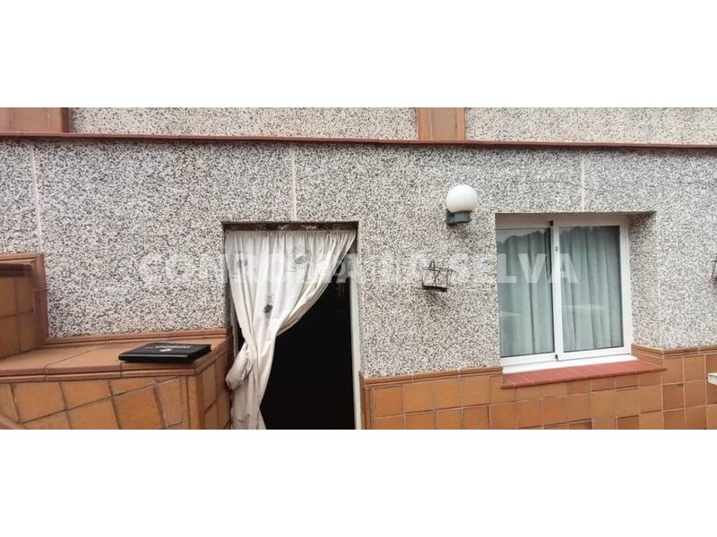 Foto c947225c-8dc2-4b36-a35c-7993b655543e. House with heating parking pool in Riudarenes