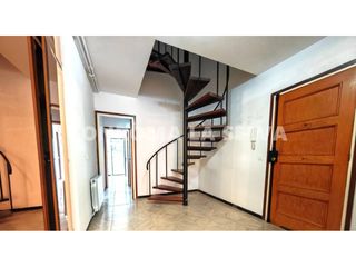 Flat in Mercat-Mas Moixa. Venta de  duplex en blanes  semicentro