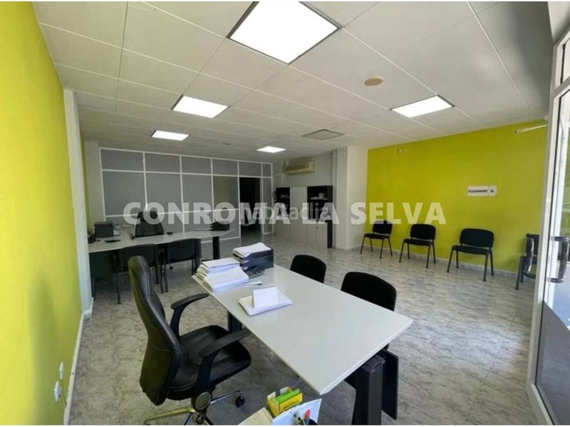 Foto d3bddf3c-27ab-478f-9316-5a6b95298f66. Local comercial a Malgrat de Mar