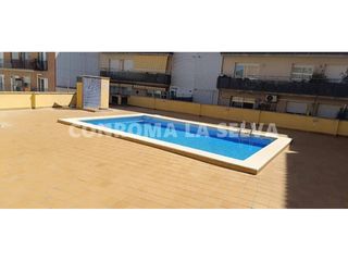 Etagenwohnung  Calle garbi. Venta de piso en pineda de mar, el poblenou