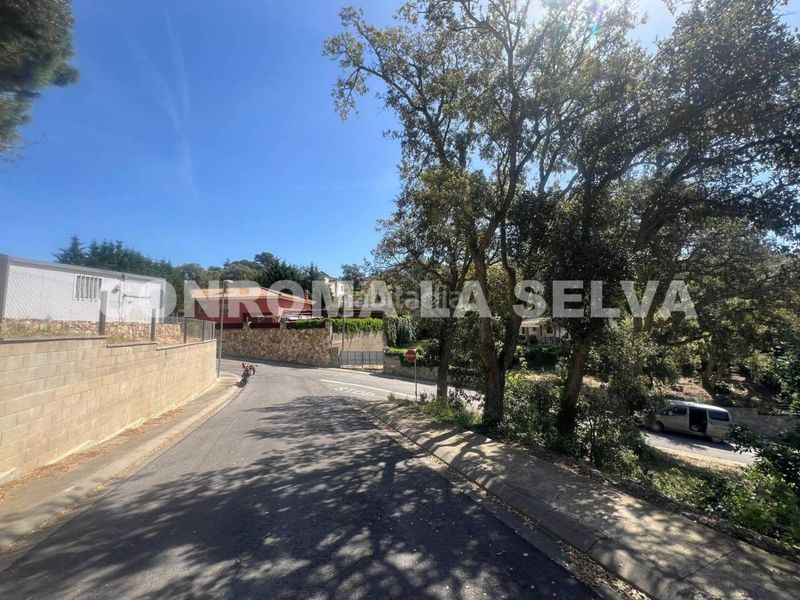 Foto ebc3134e-58b5-4698-afa1-37ebde8ffb15. Terreny residencial a Llagostera