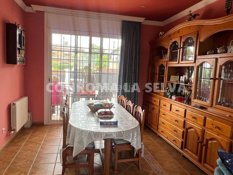 Foto f17f99fe-2d50-410f-8e44-ad6d9c3165f3. Casa amb calefacció aparcament piscina a Niàgara Parc -Àgora Parc Tordera