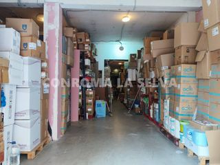 Local Comercial  Calle pare i puig. Local comercial en venta en el semicentre de blanes