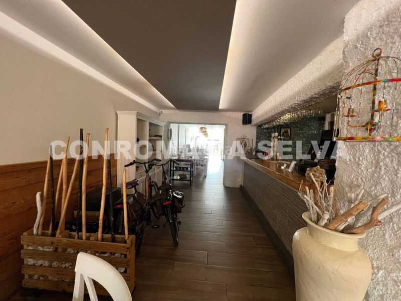 Foto fc9b0efa-8efc-4f01-8b71-8571684b00ae. Traspàs local comercial a Malgrat de Mar