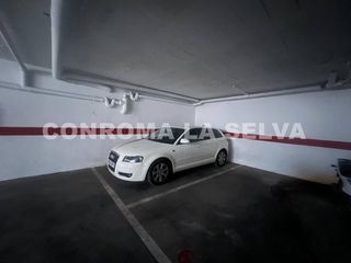 Aparcament cotxe a Avenida SARAGOSSA