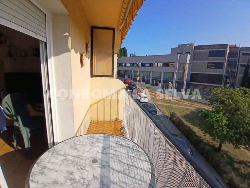 Foto a887db0e-3b2f-4a09-98ec-cfe38950e097. Pis amb aparcament piscina a Mont Ferrant-Joan Carles I Blanes