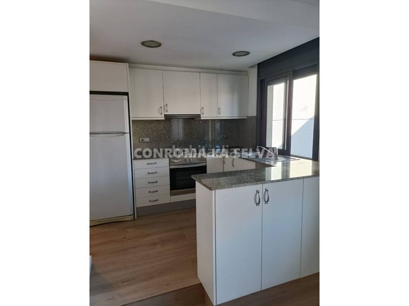 Foto 28d4d0d7-82ff-48c0-ab8d-b0cc9b37b222. Piso venta de piso reformado en nucli urbà, en Tordera Tordera