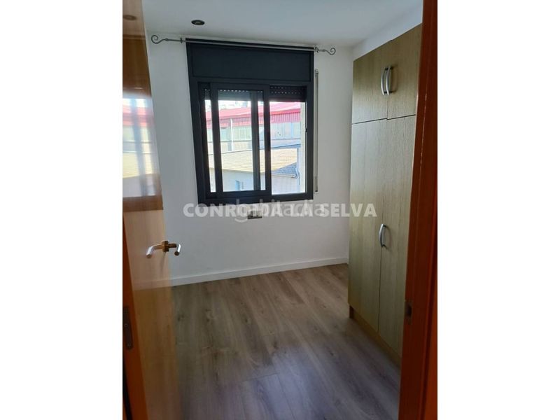 Foto 9934a1dd-536b-46b9-ae52-d79a01c94d43. Piso venta de piso reformado en nucli urbà, en Tordera Tordera
