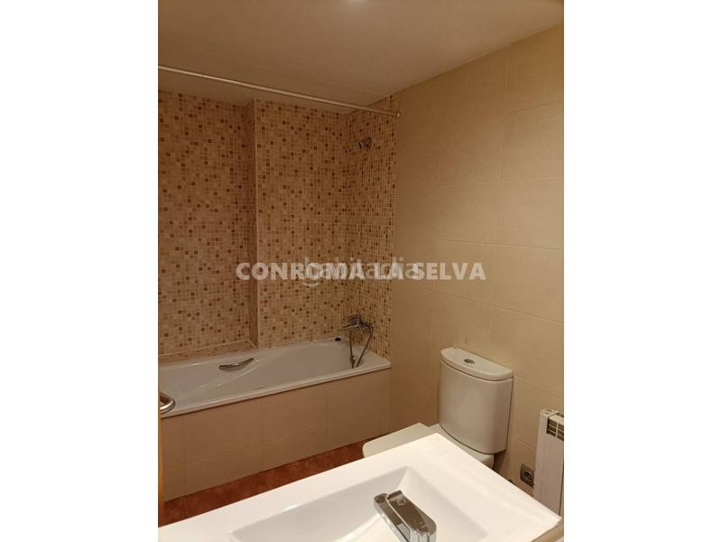Foto c6e38751-981e-40d9-8b77-e1a14cf1cc8d. Piso venta de piso reformado en nucli urbà, en Tordera Tordera
