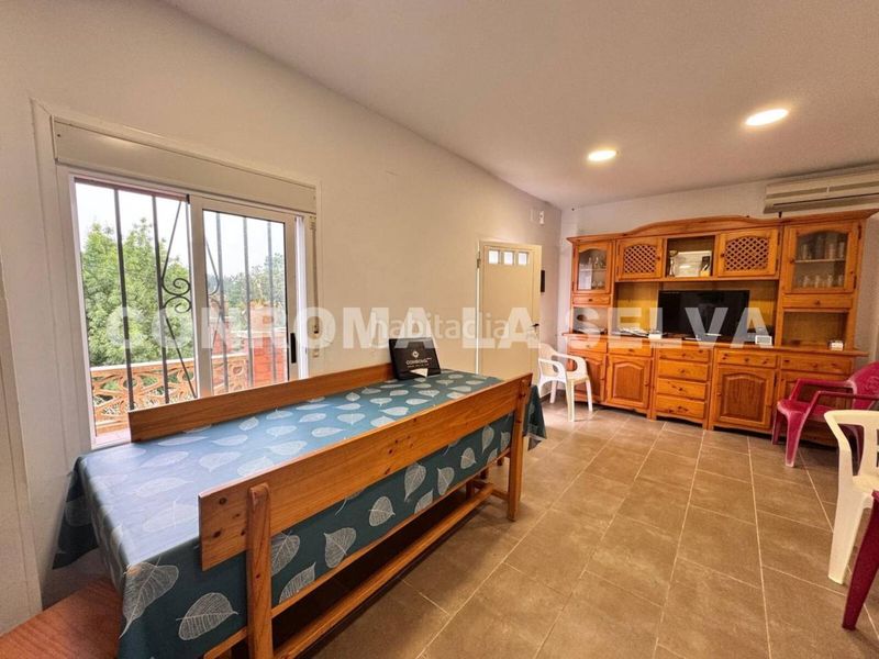 Foto 3a6ccde9-4743-4674-857b-66c0ca823996. Casa amb aparcament a Tordera Tordera