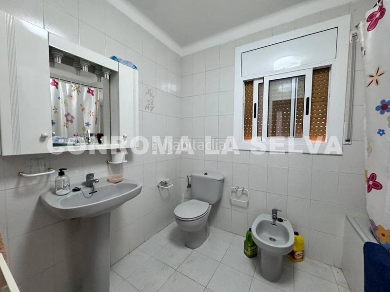 Foto 640a39f5-7b93-4c2e-a3c5-6d8ac12f498e. Casa amb aparcament a Tordera Tordera