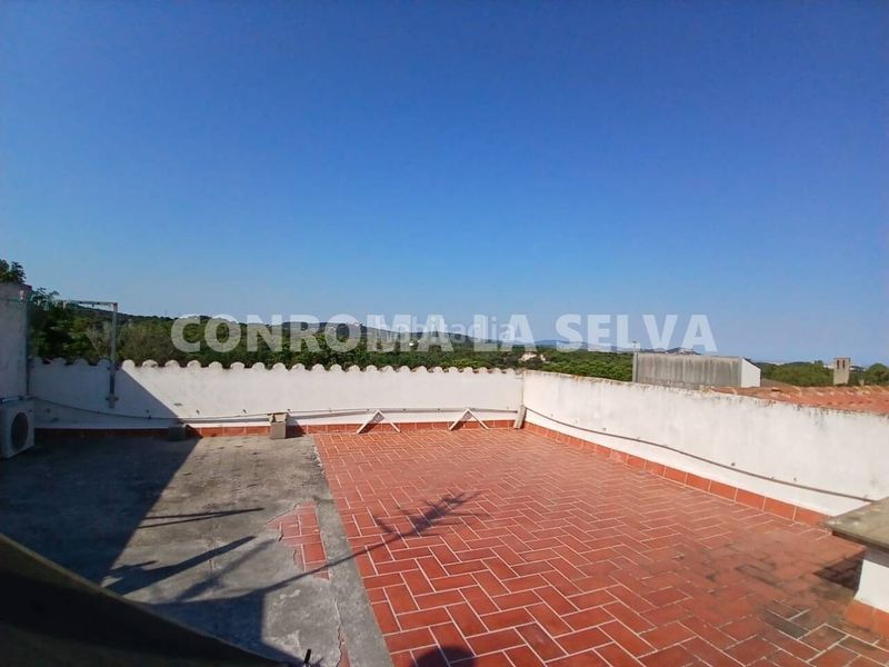 Foto 075d5d32-5c66-46de-b851-a44f0891e6c3. Casa amb calefacció aparcament a Palafolls
