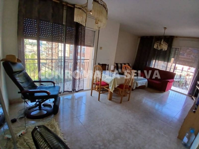 Foto 45f31c6b-92dc-4253-9e11-5c9b0dd1aeef. Piso venta de piso en Mont Ferrant-Joan Carles I Blanes