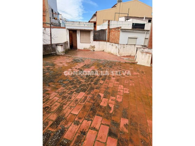 Foto 64586640-2ed2-42f2-bc5e-706a53563988. Casa a Els Pavos Blanes