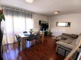 Pis a Maçanet de la Selva Poble. Venta de piso reformado con parking y trastero  en maçanet de la