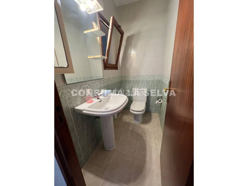 Foto 4a2368eb-3086-491c-a809-d76bf0fb5838. Casa a calle lloret 12 a Centre Vidreres