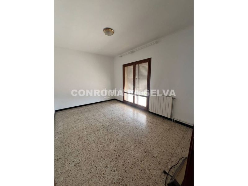 Foto c515a5ed-6f67-4f8a-927a-0e371a320a20. Casa a calle lloret 12 a Centre Vidreres