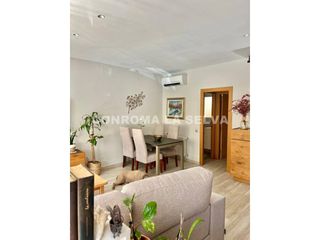 Maison jumelée à Mas Baell-Can Carbó. Conroma la selva presenta espectacular casa de 3 plantas totalme