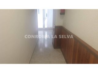Local Comercial a Centre. Local de 90m2 en pleno centro, posibilidad de convertir en vivie