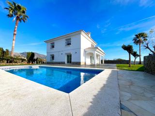 Location Chalet  Hornillo. Villa en alquiler larga temporada