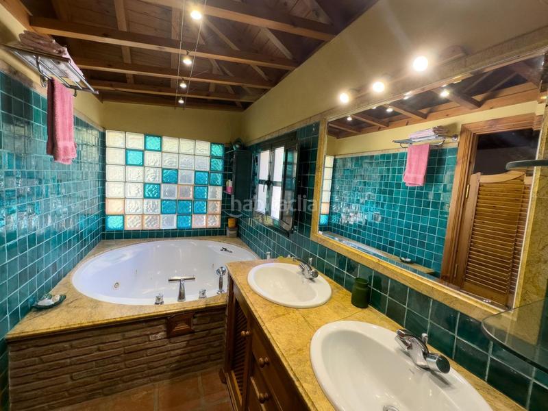 Foto eb25e40d-7f18-4035-a76c-703e11a74a83. Chalet en Nueva Andalucía centro Marbella
