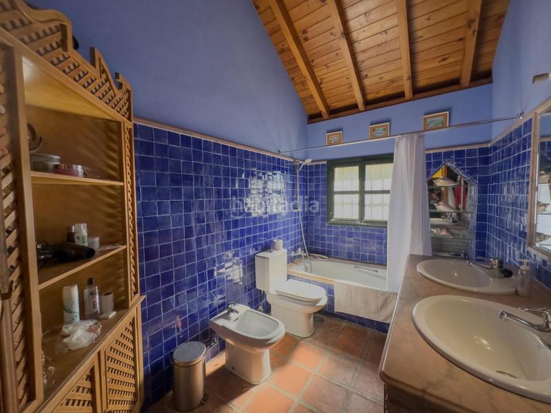 Foto f016ac95-1db4-4f64-8f02-63be443c57ba. Chalet en Nueva Andalucía centro Marbella