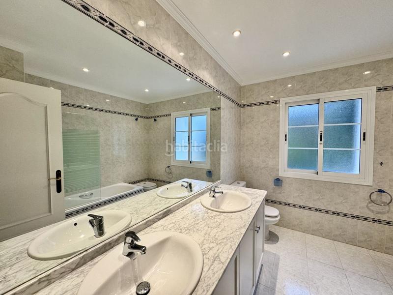 Foto 7037f667-f7b8-4e60-a573-ee289ddb65ba. Chalet en Calahonda Mijas