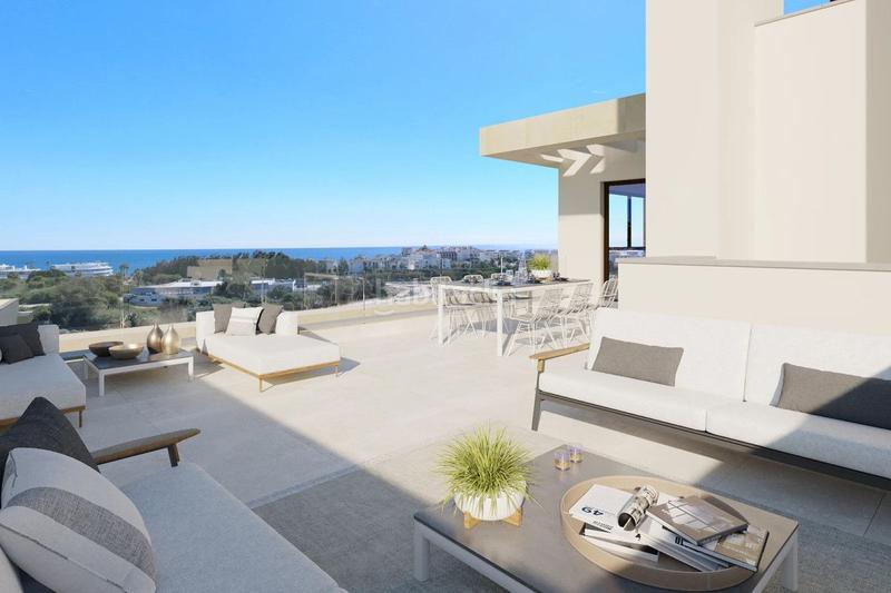 Foto b3e72f53-8466-4127-b7da-78ecc038813e. Attico con piscina in Bahía Dorada Estepona