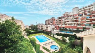 Flat  Calle cl ancla. Apartamento con vistas al mar en benalmdena 550m de la playa