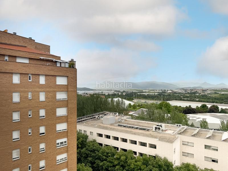 Foto e6ef7c4a-a34c-4e0b-bd8c-e6796436f9ac. Pis amb calefacció a San Juan Pamplona / Iruña