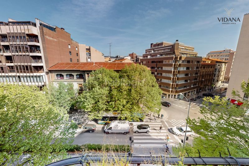 Foto bafe21f5-9443-437c-bd97-d60beafb9452. Pis amb calefacció a Segundo Ensanche Pamplona / Iruña
