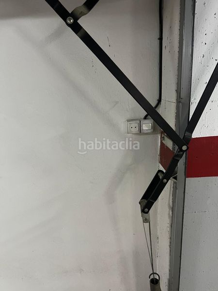 Foto fecea7e2-71f2-4c7d-88ee-3602a510fa9e. Aparcament cotxe a Baena