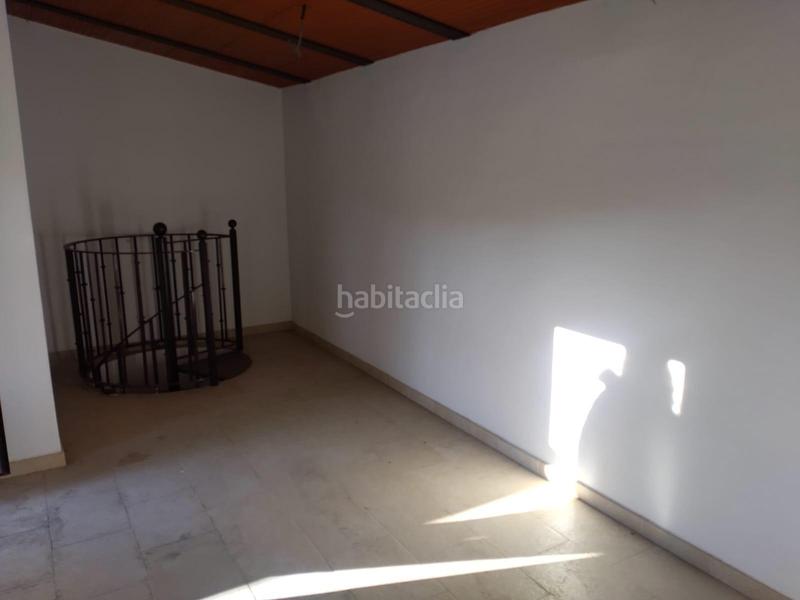 Foto 8a5917de-354d-4343-ad21-bae9d4cbc3f4. Ático pisazo con buhardilla en Baena