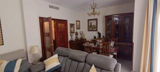 Pis a Baena. Pisazo de lujo de 150 m2 con patio y terraza