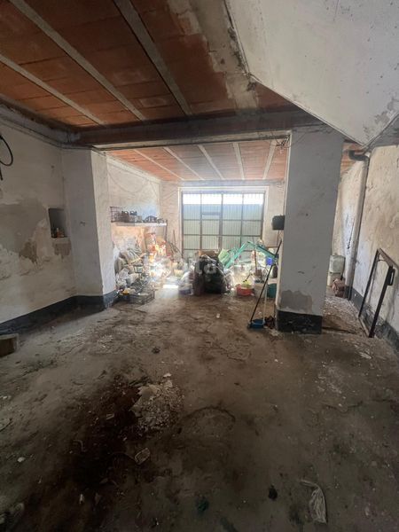 Foto b90dca86-6ca8-4eeb-85a1-2d168cd3fef8. Casa  con gran cochera en Baena