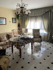 Appartement à Baena. Piso con amplia terraza