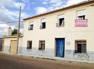 Maison à Corral de Almaguer. Casa para rehabilitar en venta en corral de almaguer