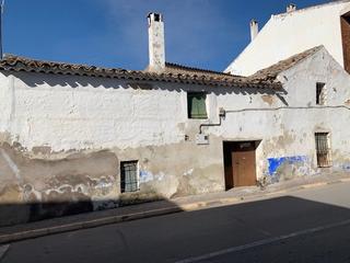 Casa a Quintanar de la Orden. Venta casa antigua para tirar en el centro de quintanar