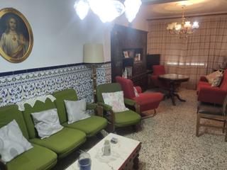 Maison jumelée à Quintanar de la Orden. Casa de seis habitaciones en quintanar de la orden