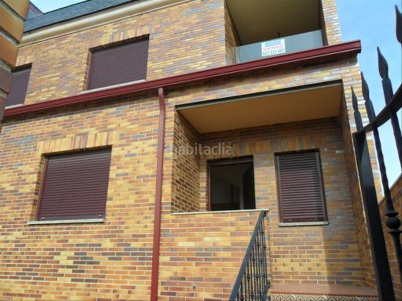 Foto a216a237-8e04-43ff-8c49-0b744af8afb3. Casa adosada chalet adosado en villa de don fadrique toledo en Villa de Don Fadrique (La)