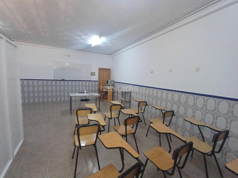 Foto b7de1131-a4ce-427e-962e-46e342fed0bd. Lloguer local comercial a Lillo