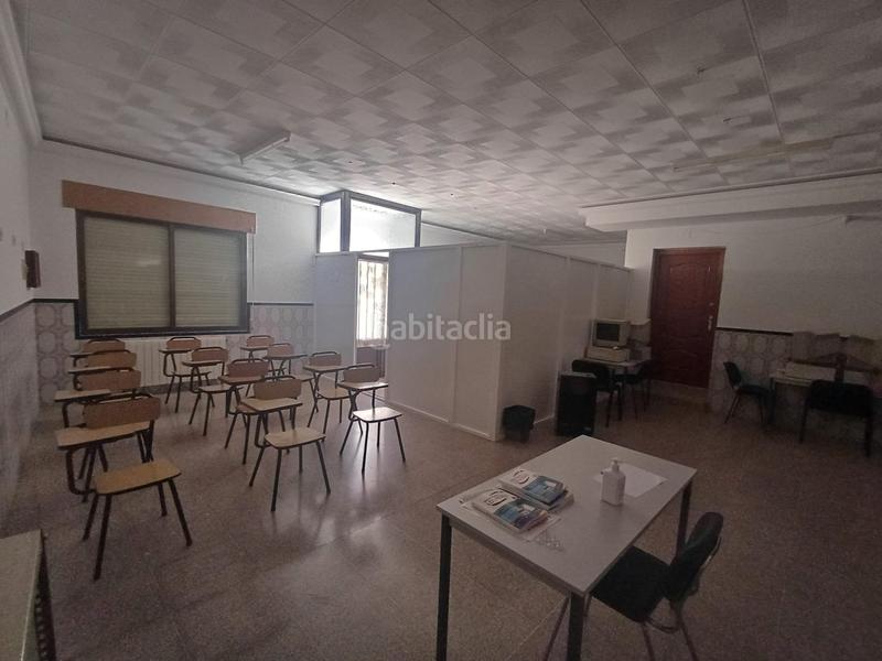 Foto d0c99d0a-632a-46ce-bae1-08ebdf61ce5e. Lloguer local comercial a Lillo