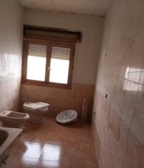 Casa en Villamayor de Santiago. Oportunidad!! venta de casa y nave en villamayor de santiago