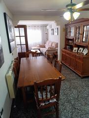 Casa in Corral de Almaguer. Vivienda con amplio patio y piscina