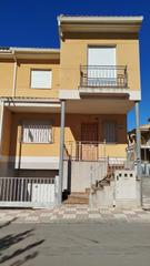 Semi detached house in Villatobas