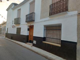 Maison à Corral de Almaguer. Con local en la planta baja