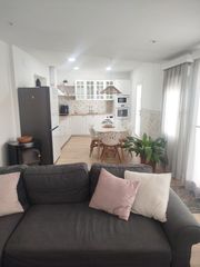 Casa en Corral de Almaguer. Con amplio patio