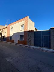 Haus in Villacañas. Venta de vivienda con patio en villacañastoledo
