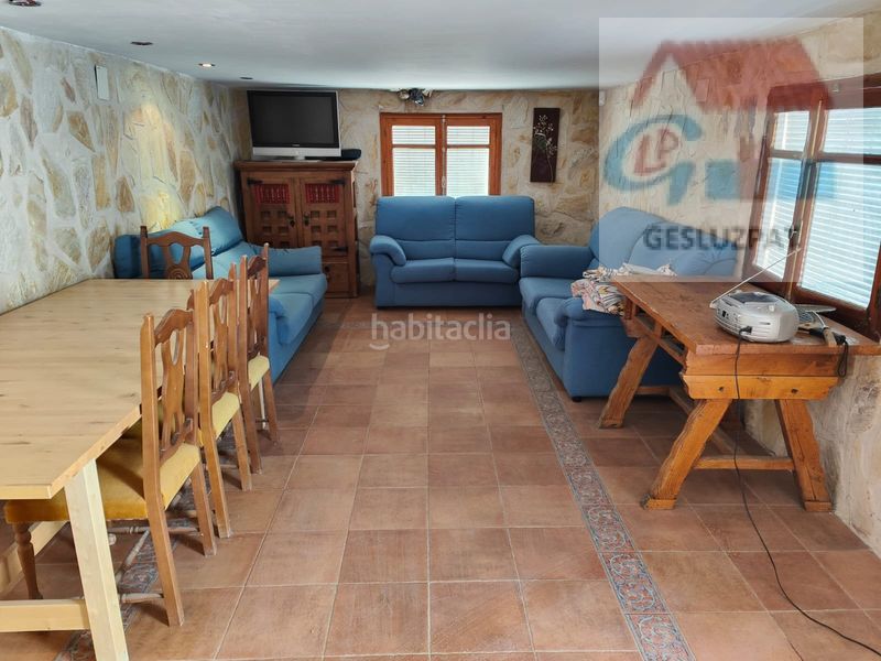 Foto 77a13ae1-c8a4-4d84-9450-56e8e342b686. Casa aparellada amb aparcament piscina a Corral de Almaguer